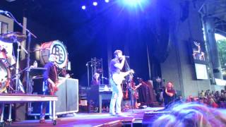 Brett Eldredge Tell Me Where To Park Mansfield, MA 7-26-14