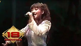Download lagu Vetty Vera - Sedang Sedang Saja  (Live Konser Tapin Kalsel 19 Mei 2006) mp3