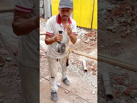 así es la forma correcta de cojer la amoladora para cortar