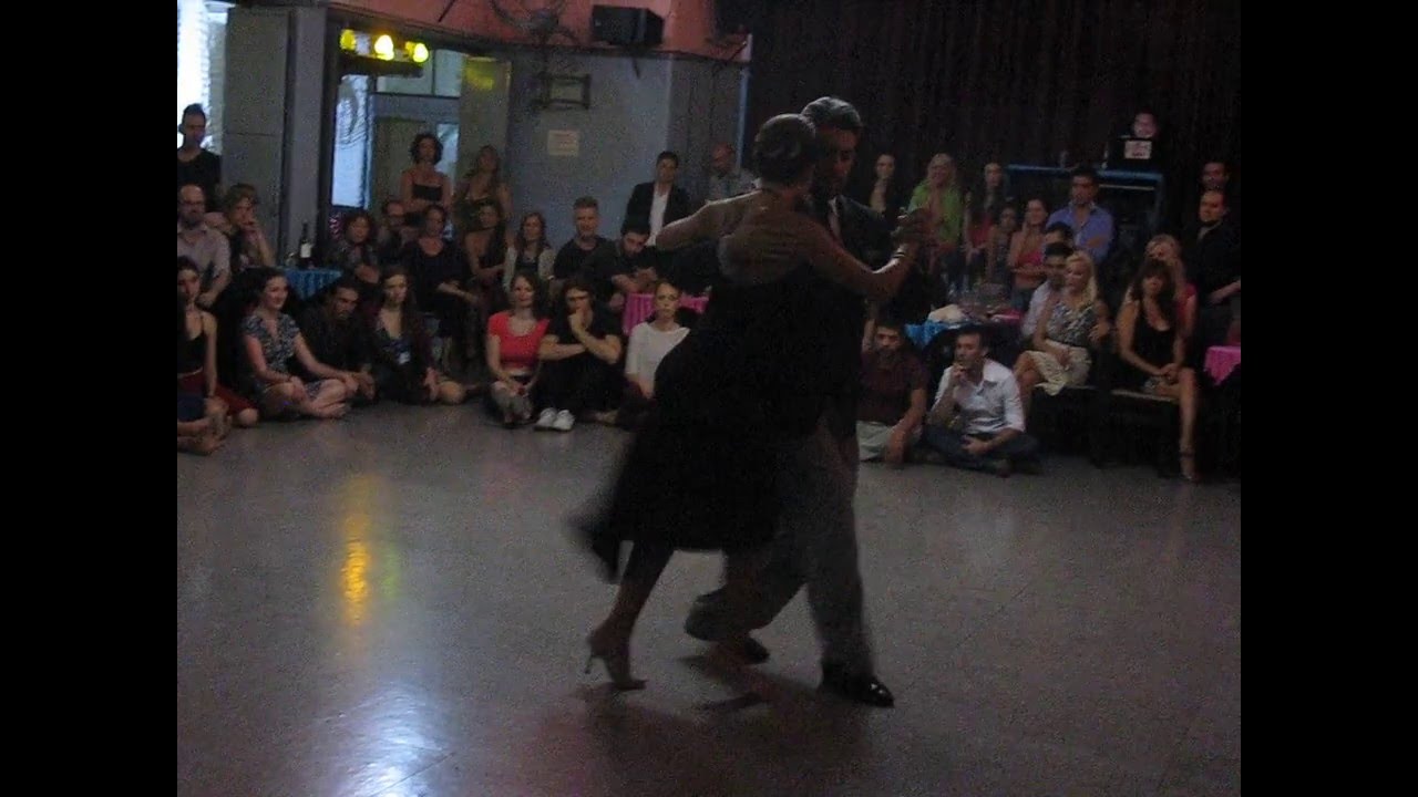 ANDRÉS LAZA MORENO y LUCIANA ARREGUI en Viva La Pepa Milonga (1/4)