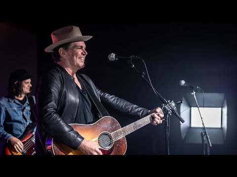 Jack Ingram "Biloxi" LIVE with The Beat Up Ford Band on The Texas Music Scene