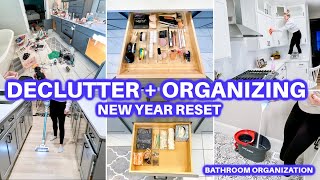 DECLUTTERING + ORGANIZING + CLEAN WITH ME BATHROOM ORGANIZATION CLEANING MOTIVATION NEW YEAR RESET