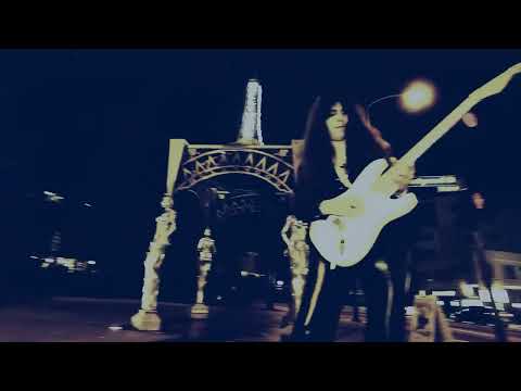 Varras - Hollywood After Midnight