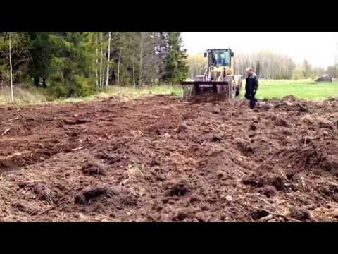 Volvo l70c och hydrema grävar