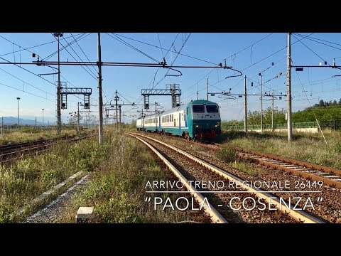 Un paio di regionali in arrivo e partenza dalla stazione di Cosenza
