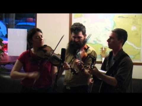 THE CORN POTATO STRING BAND, Westport's 8th Folk & Bluegrass Festival pt1