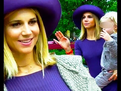 Nicoletta Romanoff, mamma protettiva