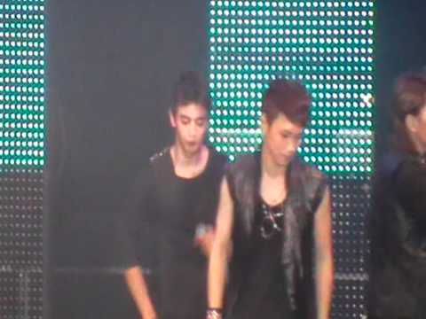 101023 Korean Pop Night Concert 2010 - SHINee - Hello (Key)
