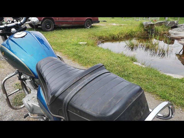 680397 Motorcycle Honda CM400T - 1981