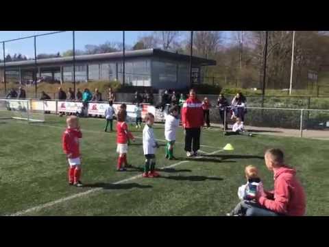 Groenester Mini F tegen RKHBS uit | 18-4-15 | 1e Helft