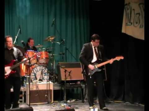 The Regents -Golden Earrigs / Horse Ride  (in Budapest)-