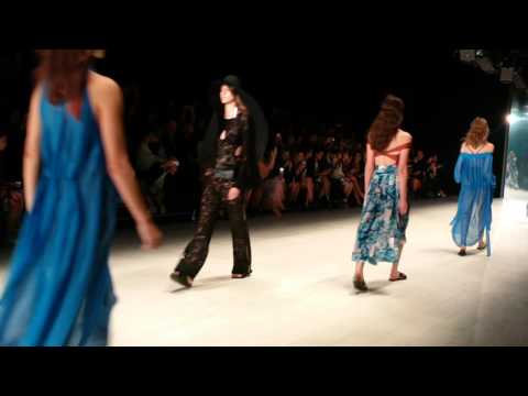 GINGER & SMART RESORT 2017 FINALE MBFWA