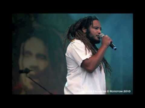 Paulinho - False Friends (B-Dub/Soulove Records)