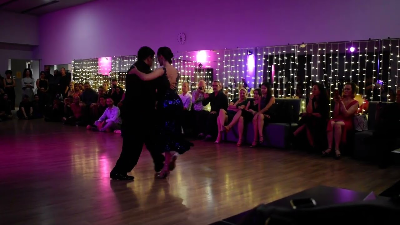 Maquillaje - Carlitos Espinoza & Agustina Piaggio Thessaloniki 19-11-2022 2/5