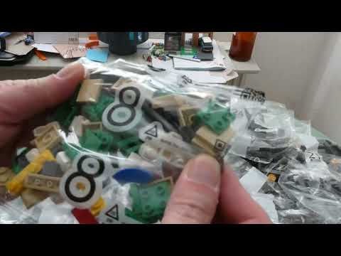 Unboxing Lego DC Batcave Shadow Box SET 76252