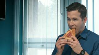 The Voices Jerry Eats Pizza (Ryan Reynolds)