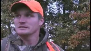 preview picture of video 'Deer Hunting, Robby Gilbert takes a big Kentucky buck with his muzzleloader'