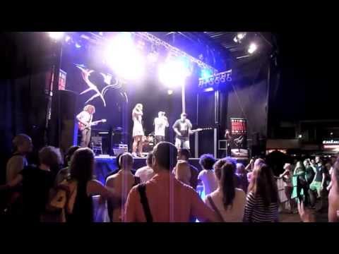 Inspecta Wack, Fanartikel & Sarina Mae live @ Gamescom 2011 (Köln)