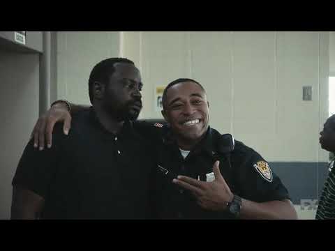 Cop wants a selfie with Paper Boi - ONE MORE FOR THE INSTASLUTS