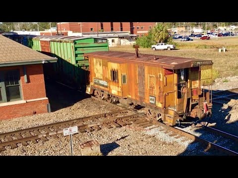 Trains With Cabooses!  Cabooses On Steam Trains, Freight Trains And Tourists Trains!  RARE Cabooses! Video