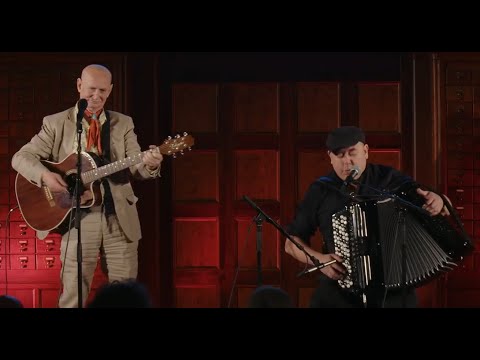 Elias Akselsen med Stian Carstensen - Gråtende Sky