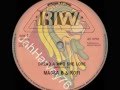 MACKA B & KOFI ~ DREAD A WHO SHE LOVE ~ 12" MIX (ARIWA) LOVERS ROCK