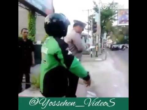 BERDEBATAN TERJADI ANTARA POLISI DGN GOJEK