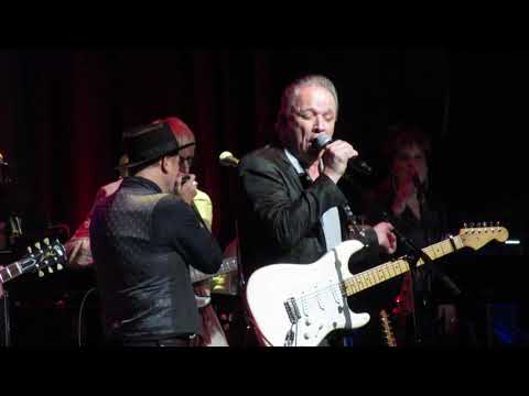 Love Rocks NYC! 3-15-2018 at The Beacon Theatre Jimmie Vaughan (4) MVI 4008