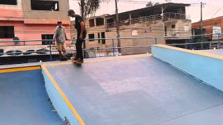 Renato latino skate 360 flip nose slid