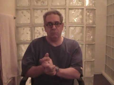 Manualist Plays Queen - Love Of My Life - On His Hands!