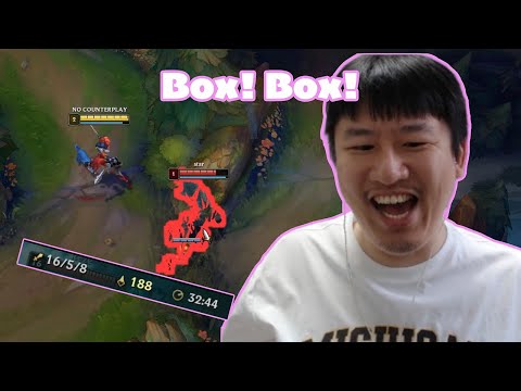 Shaco in real life gameplay (backstab people)
