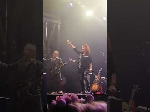 Virve Rosti, Freeman ja menneisyyden vangit - Oon voimissain. Naantali sunfest 26.8.2023.