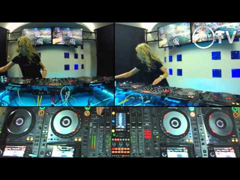 4 CDJs mixing by Djane Djoly Vol.3 - Sopilka edit :) Live on @Play TV