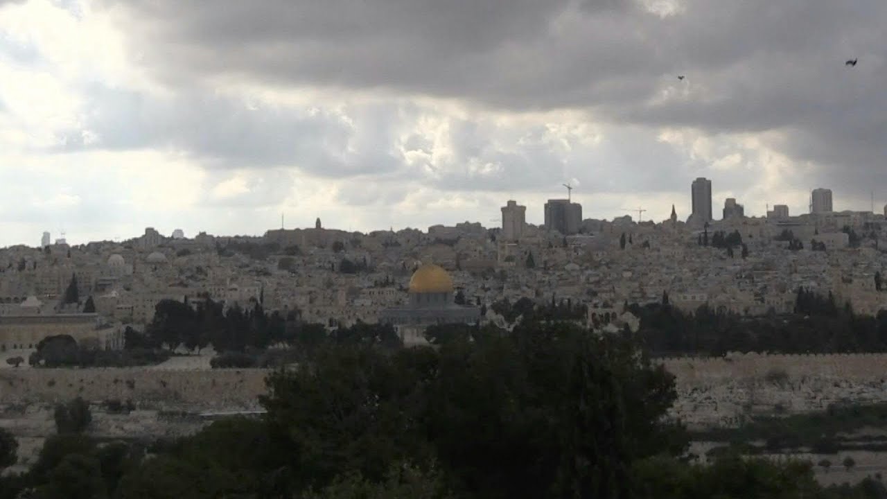 Video | Sirens sound in Jerusalem after Iran missile alerts | AFP