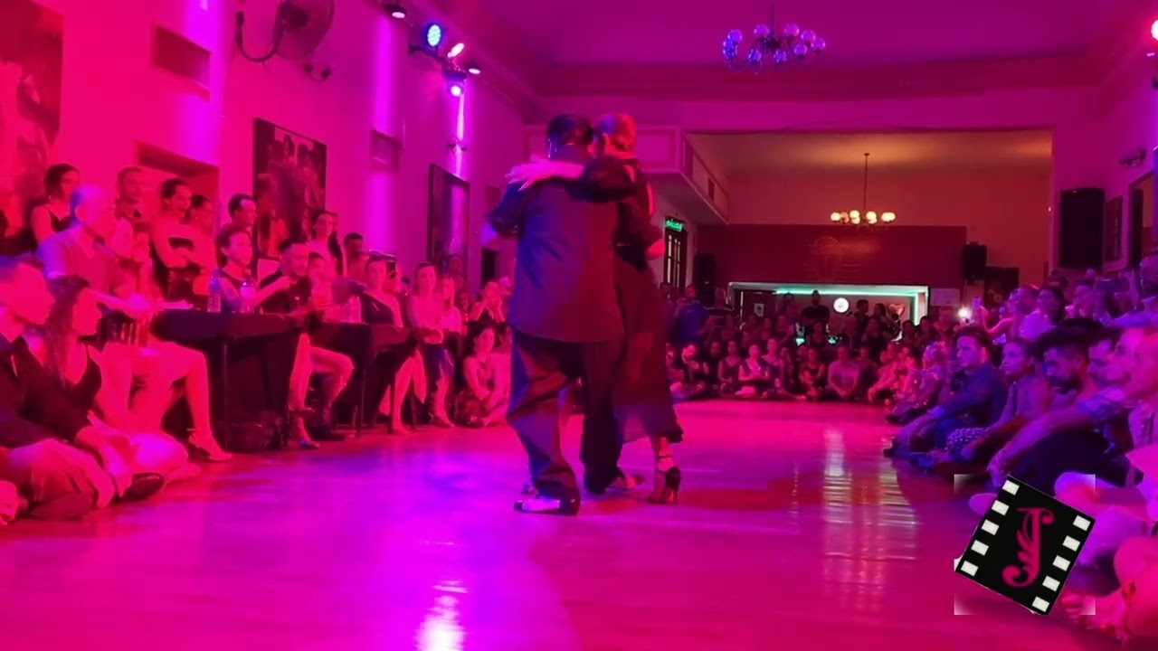 MARIANO "CHICHO " FRUMBOLI & MOIRA CASTELLANO || "El motivo " (Troilo/Piazzola)