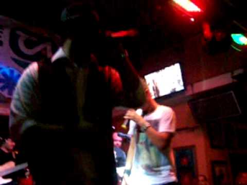 Dkano y Aljadaqui "Eres" en Hard Rock Cafe / EspacioUrbanoRD.net