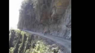 preview picture of video 'Biking the World's Most Dangerous Road'