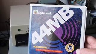 Exploding capacitor caught on film - SupraDrive Removable Hard Drive. Part 1.