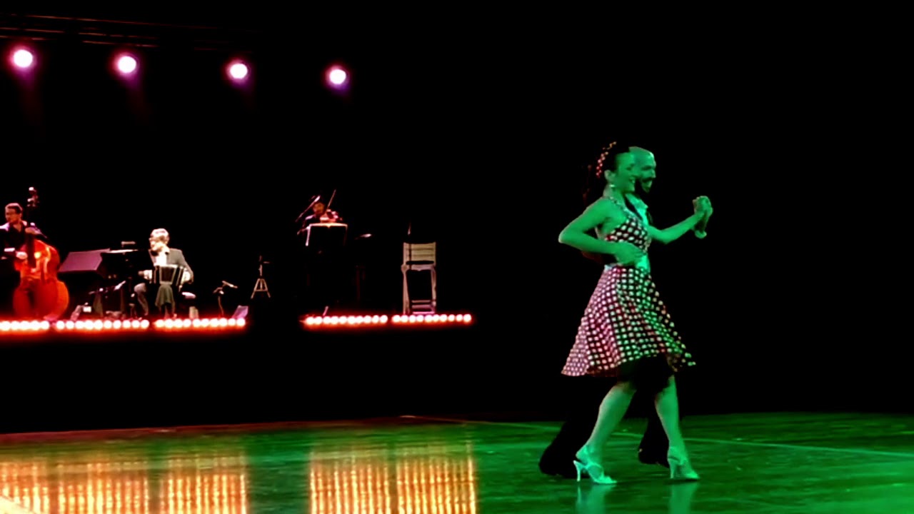 Video thumbnail for Maria Belen Giachello & Santiago Giachello milonga by Alex