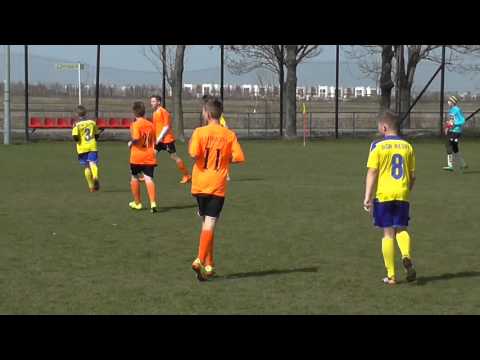 UKS IWICZNA 2002 - RKS BÓR REGUT I POŁOWA MECZU