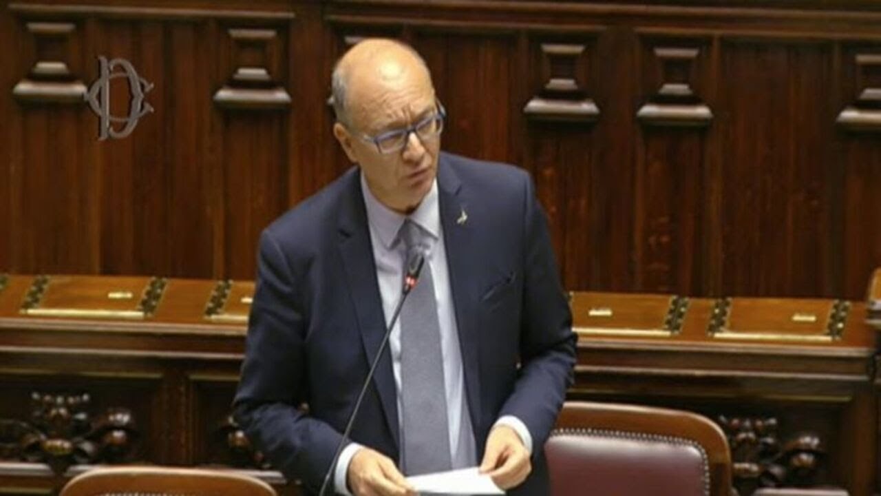 Femminicidi, Valditara difende il Ddl: "Dette falsita', vergogna". Ed e' bagarre