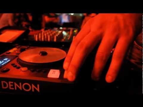 Relacja | init903 oraz hau_mikael w Cafe Wolność