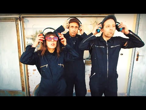 Acht Eimer Hühnerherzen - Kerosin