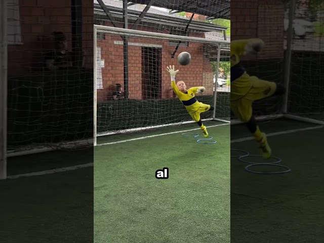 Vídeo relacionado con Barcelona Guantes de Portero Oficiales de FC niños