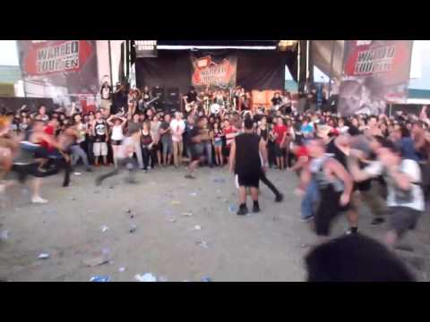 BMTH @Pomona Warped Tour WALL OF DEATH and HUGE circle pit vid 5 of 7
