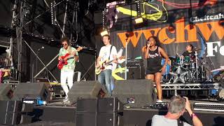 &#39;Mayday&#39; The Go! Team - Wychwood Festival 2018
