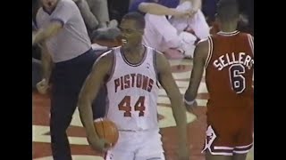 Rick Mahorn Gets the Best of Charles Oakley