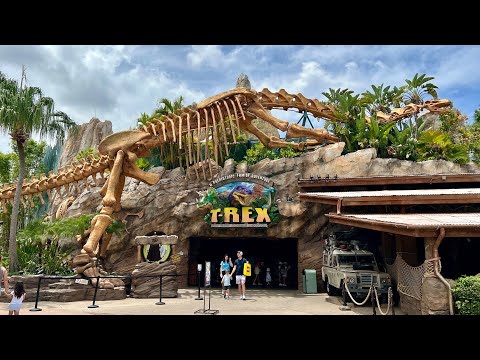 Eating at T-Rex Restaurant at Disney Springs | Best Themed Restaurant at Disney | Restaurant Review