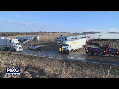 Nearly 40 vehicles involved in slippery highway crash | FOX6 News Milwaukee