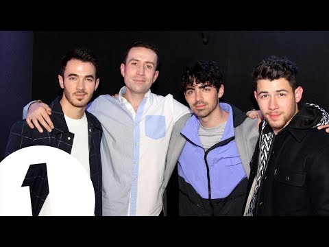download lagu mp3 mp4 Jonas Brothers Uk Tour, download lagu Jonas Brothers Uk Tour gratis, unduh video klip Jonas Brothers Uk Tour